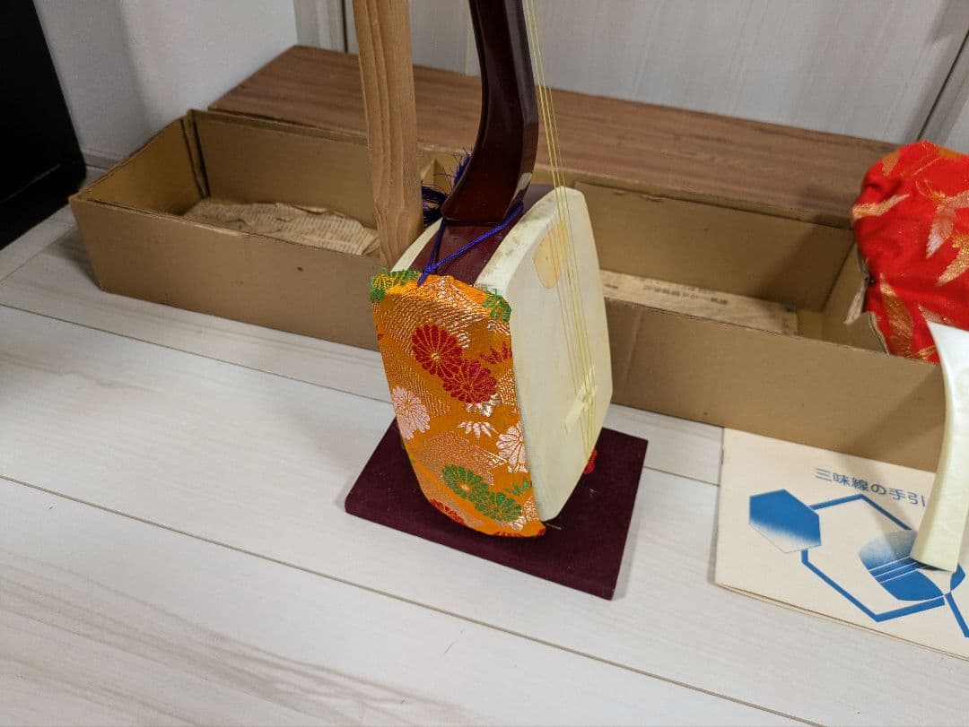三味線 木製 良好な状態 付属品あり