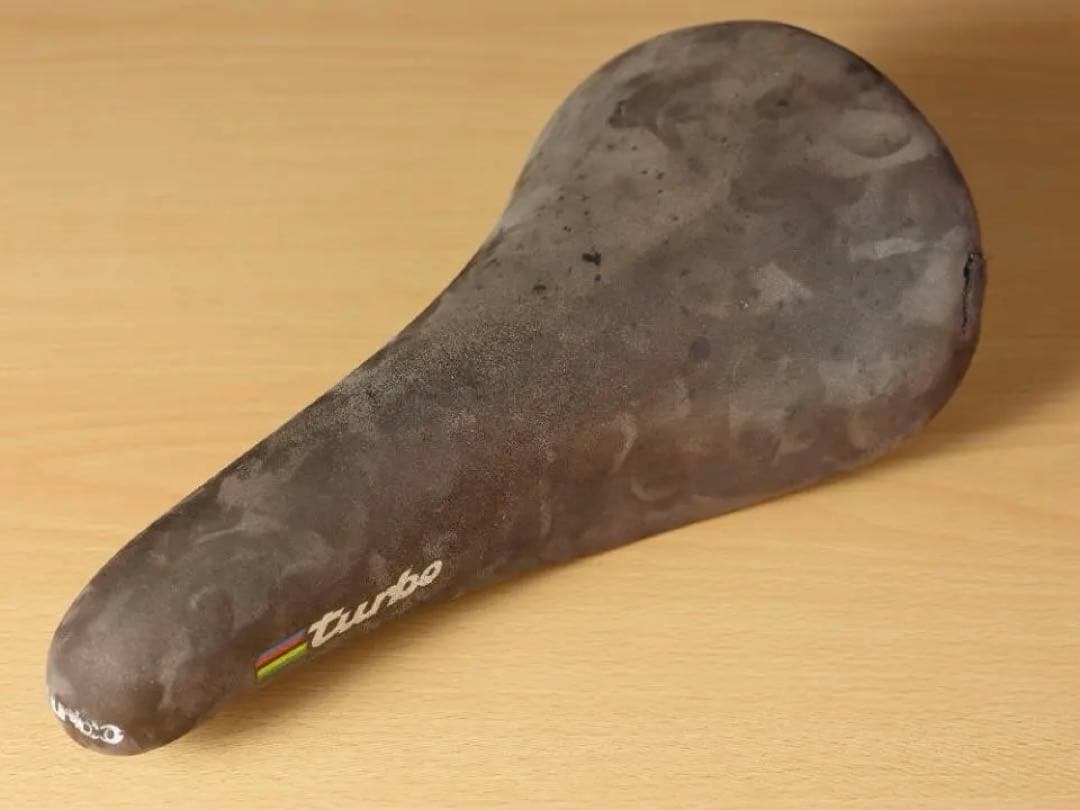 selleITALIA　turbo 　サドル　MADE IN ITALY