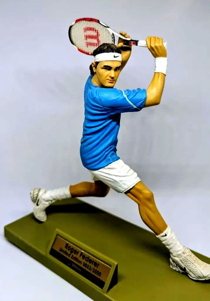 ロジャー・フェデラー 限定版フィギュアかなり貴重 　早いもの勝ち！