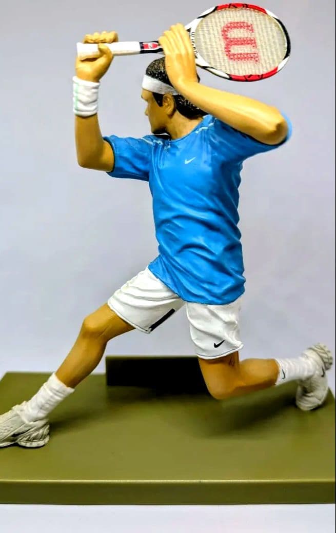 ロジャー・フェデラー 限定版フィギュアかなり貴重 　早いもの勝ち！