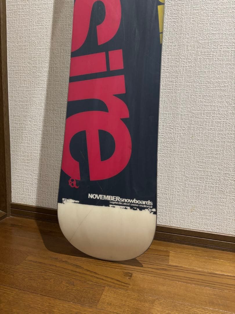 November Desire ノベンバー　スノーボード148cm デザイア
