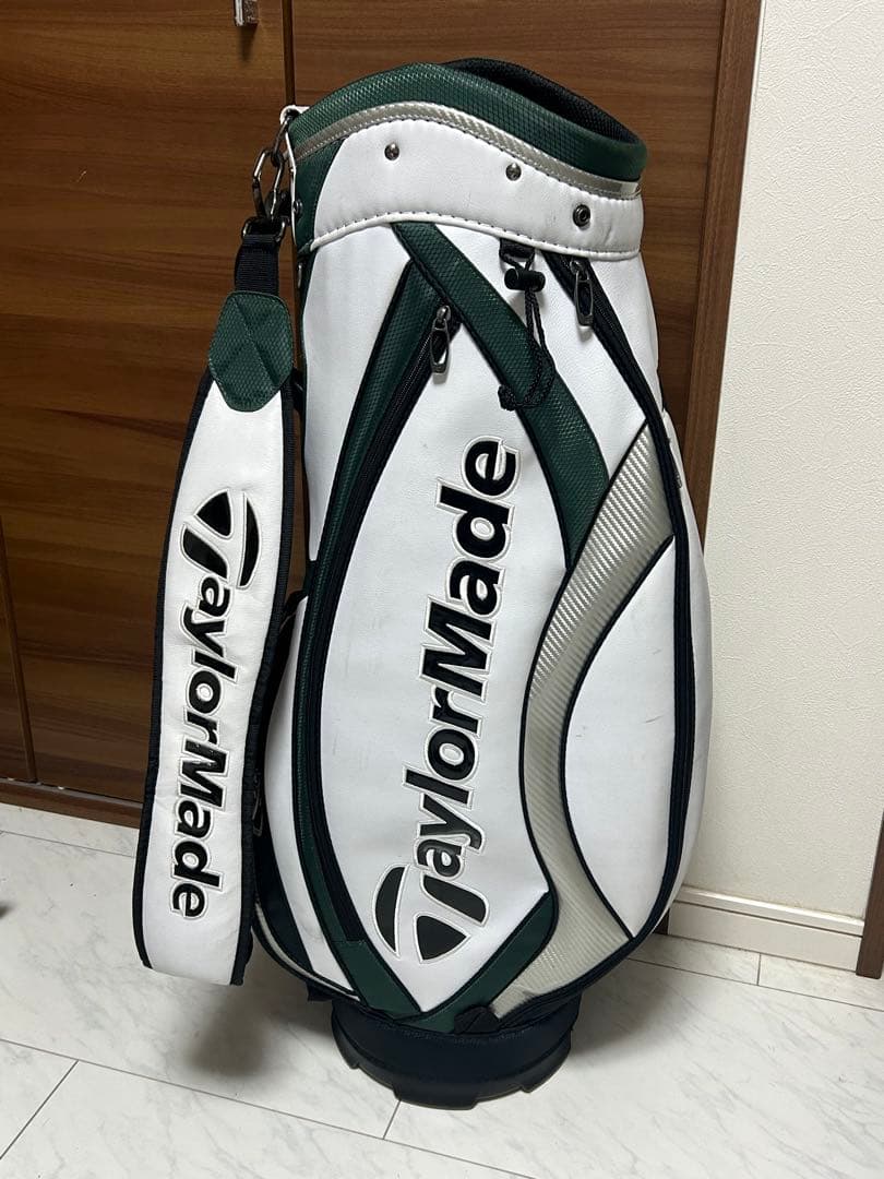 【TaylorMade】ゴルフキャディバッグ