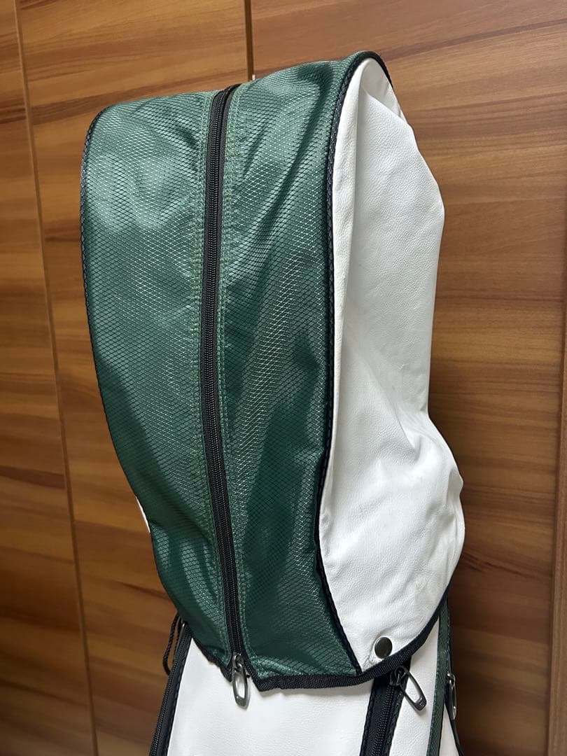 【TaylorMade】ゴルフキャディバッグ