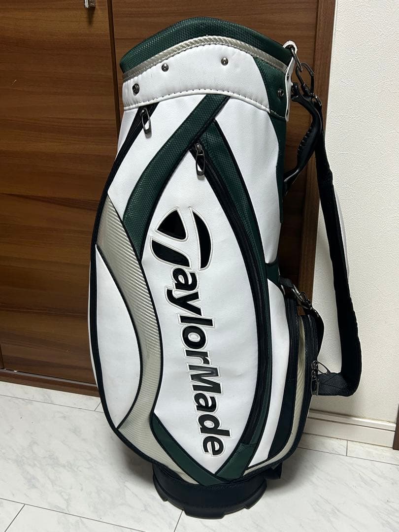 【TaylorMade】ゴルフキャディバッグ
