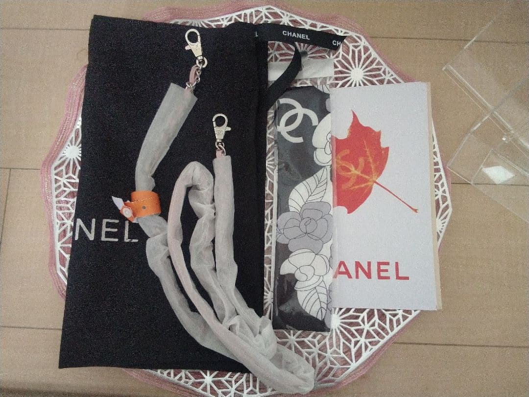 CHANEL ピンク ココハンドルキャビアスキン(本革)バッグ。チェーン付