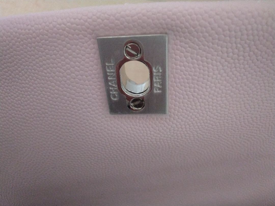 CHANEL ピンク ココハンドルキャビアスキン(本革)バッグ。チェーン付