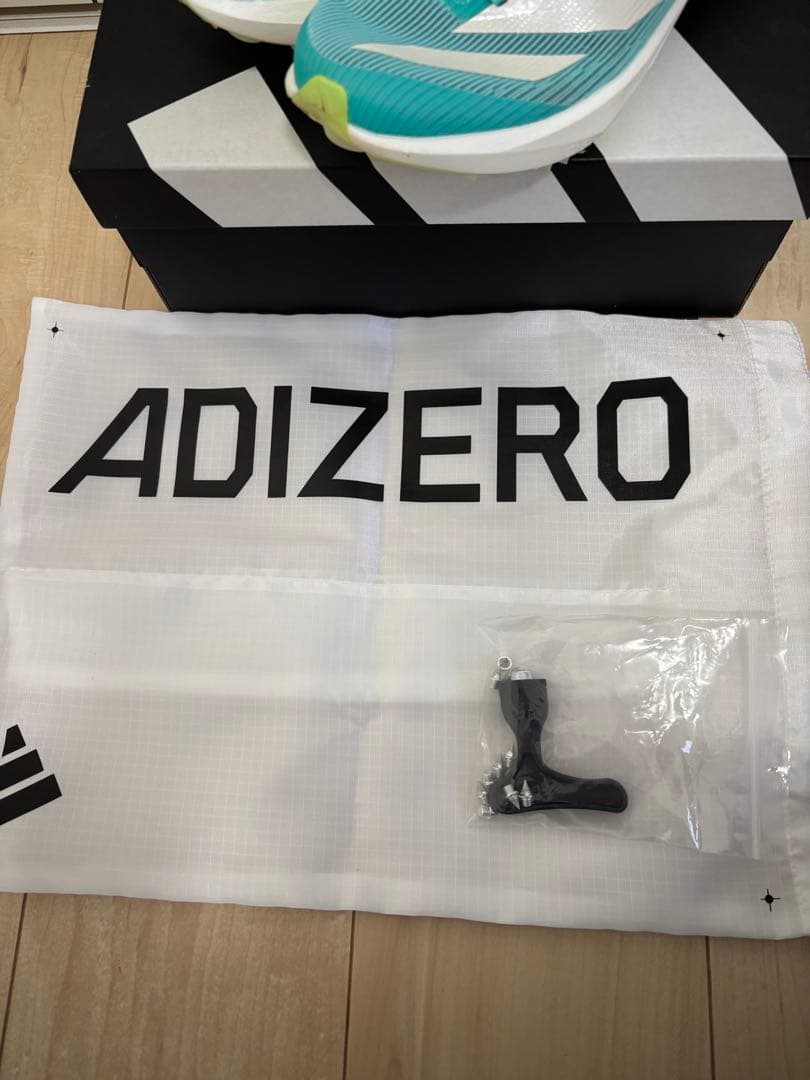 走行距離500m未満　adizero アンビジョン　26.5cm　スパイク袋