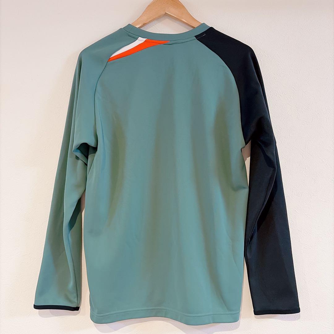 美品　YONEX ライトトレーナー完売品