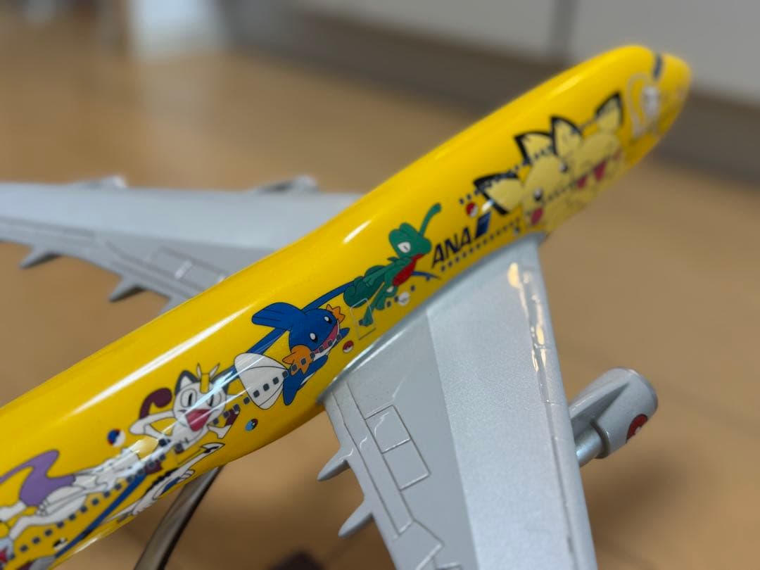 ANA ピカチュウジャンボ(ポケモンジェット) B747-400 JA8957