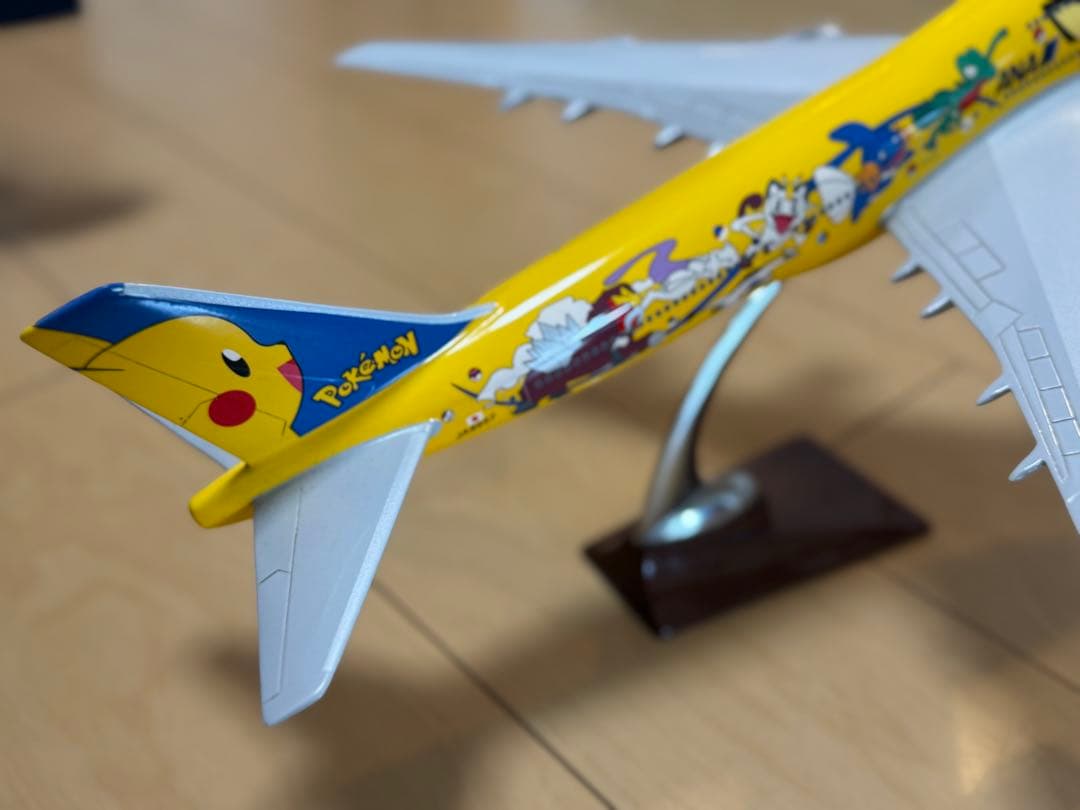 ANA ピカチュウジャンボ(ポケモンジェット) B747-400 JA8957