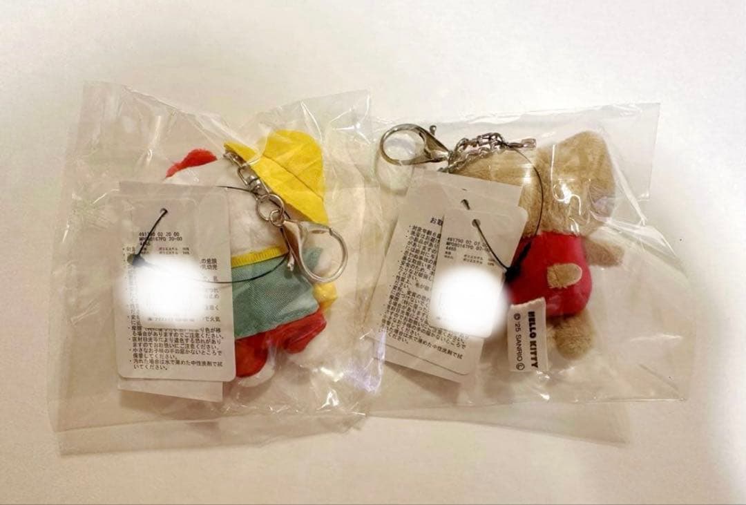 新品　me %ローリーズファーム　ハローキティ　キーホルダー 幼稚園&サーファー
