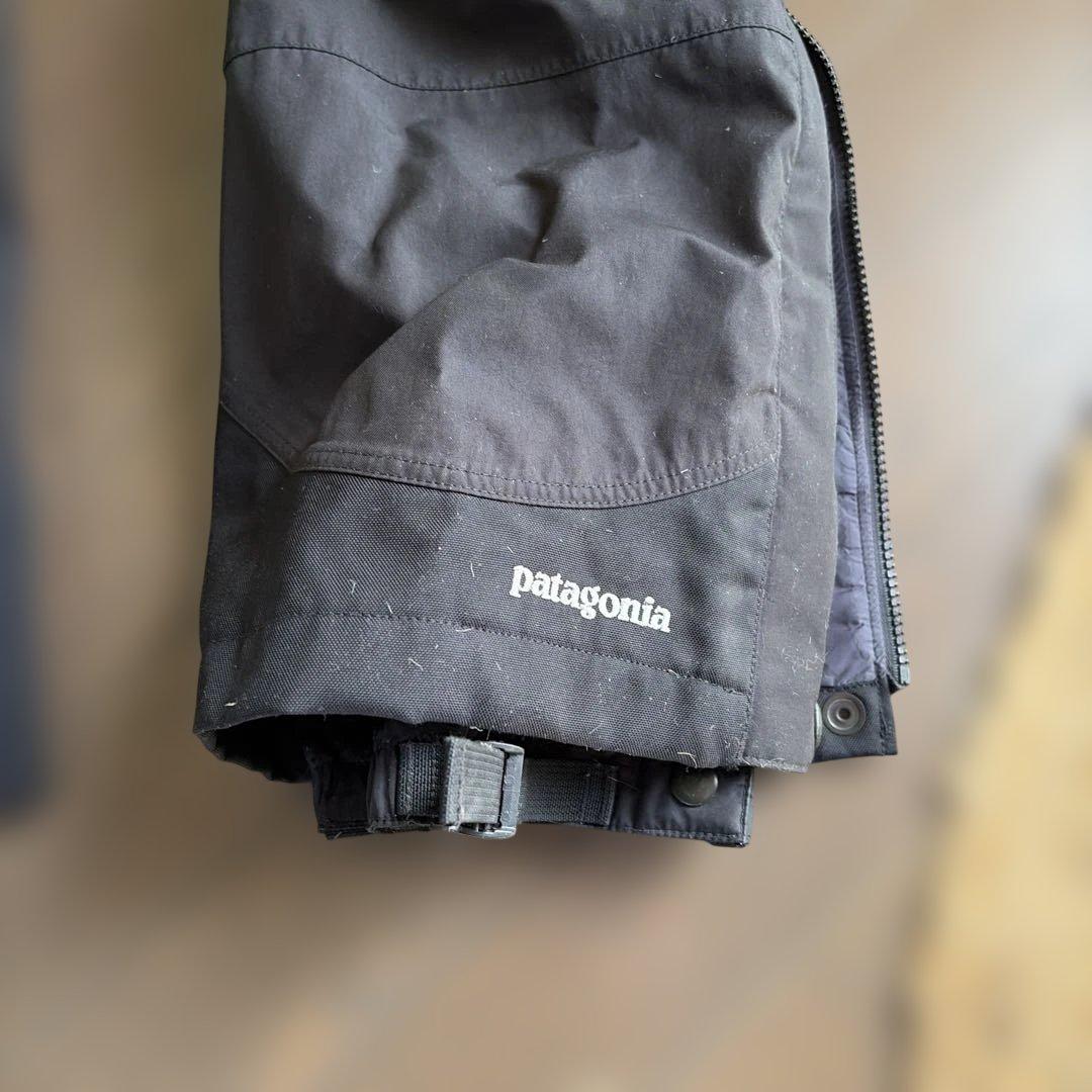半額にしました　patagonia スノーボードパンツ 黒 希少サイズ