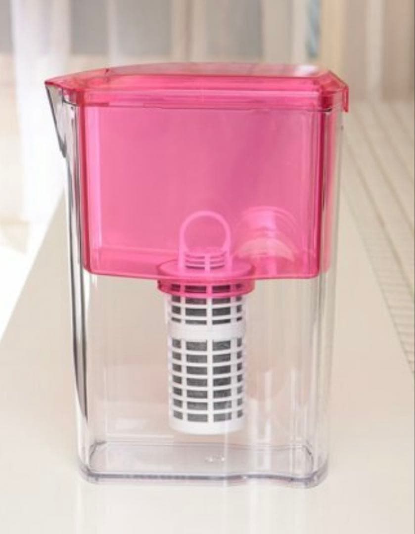 値下げしました。ガイアの水135 ポット型浄水器（カートリッジ付き）ピンク