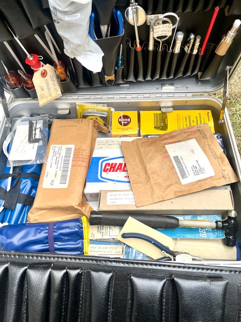 米軍放出未使用品 希少品 ゼロハリケース入り ビンテージ整備ツールキット木箱付き