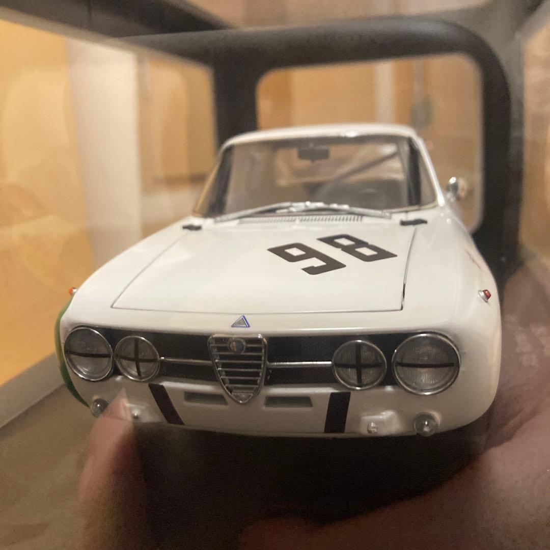 AUTOart アルファロメオgtam monza 1970ホワイト 1/18