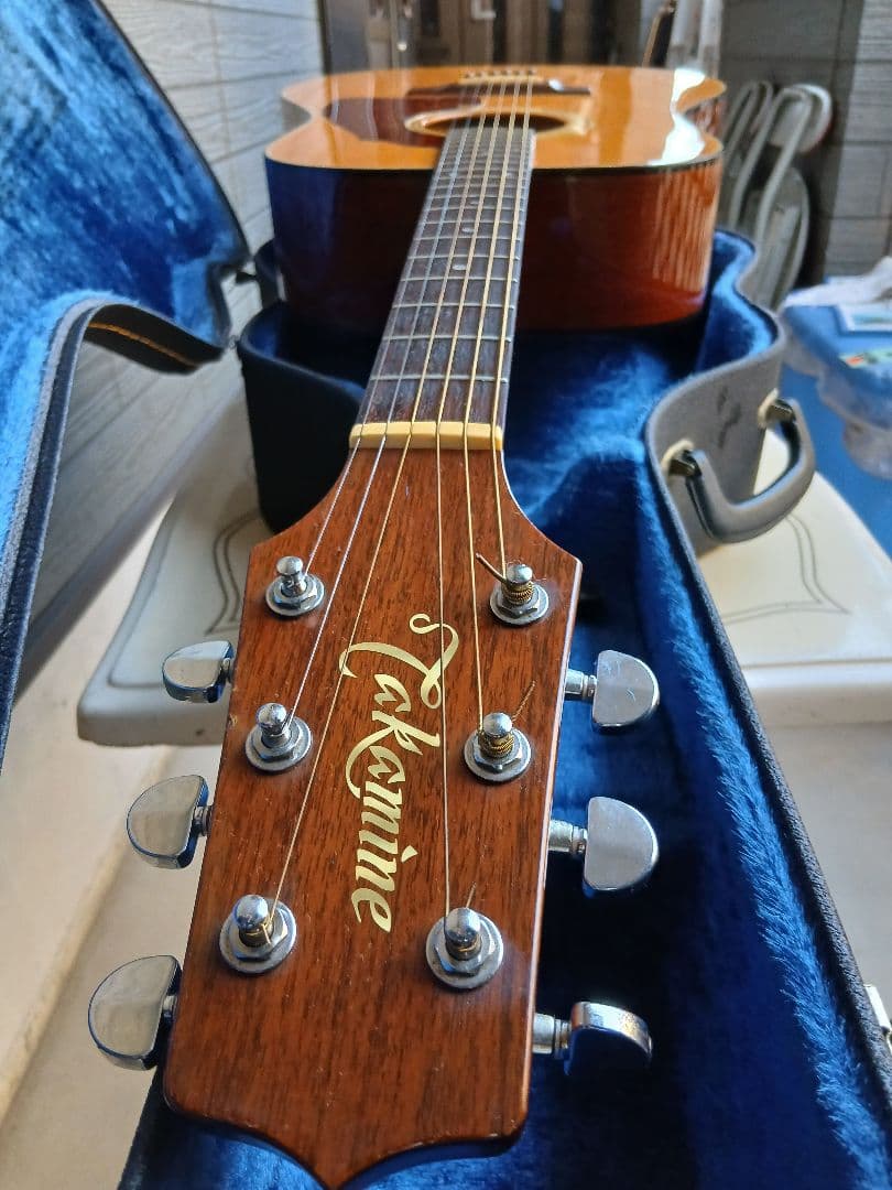 Takamine アコースティックギター(HC/ PU付)