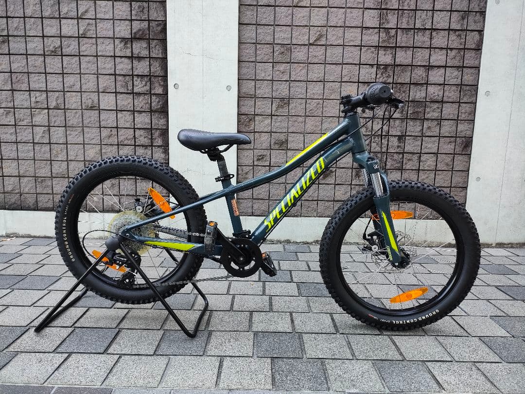 キッズMTB　スペシャライズド　リップ　ロック　20