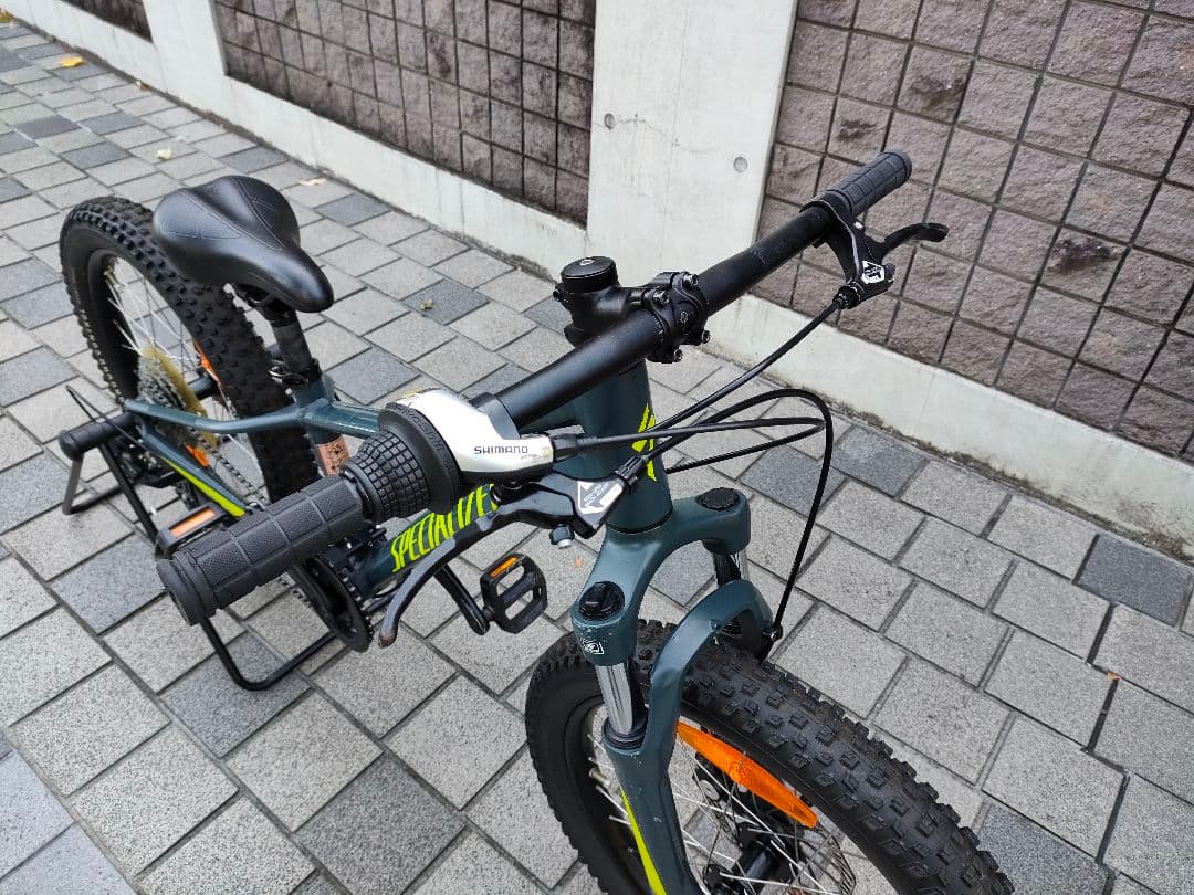 キッズMTB　スペシャライズド　リップ　ロック　20