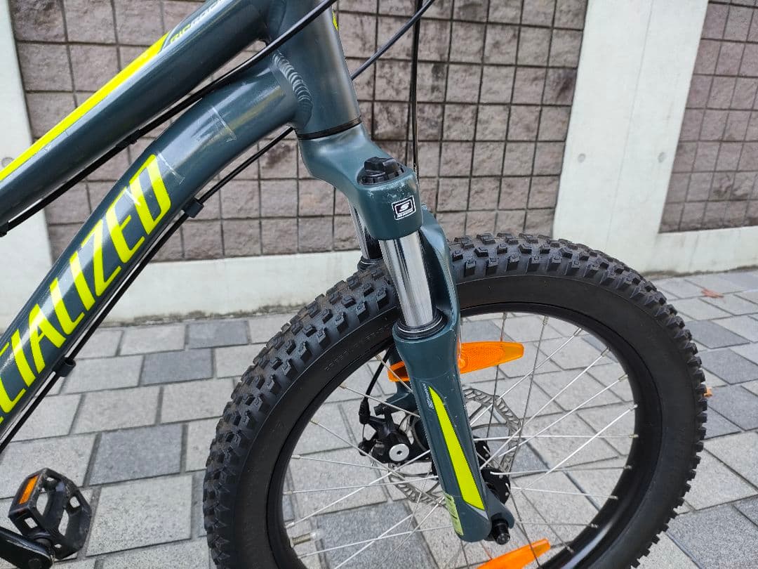 キッズMTB　スペシャライズド　リップ　ロック　20