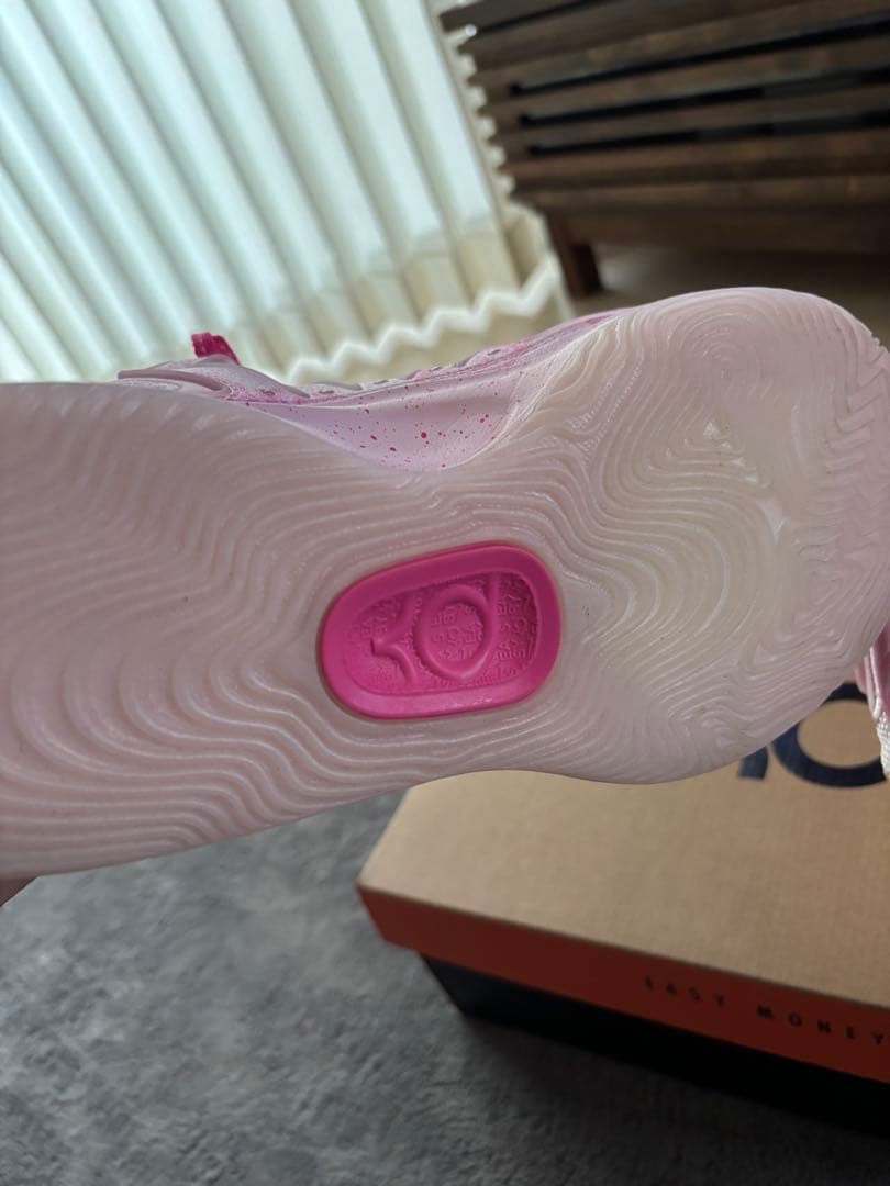 お値下げ✴︎ナイキ　バスケットボールシューズ ピンク　ＫＤ18