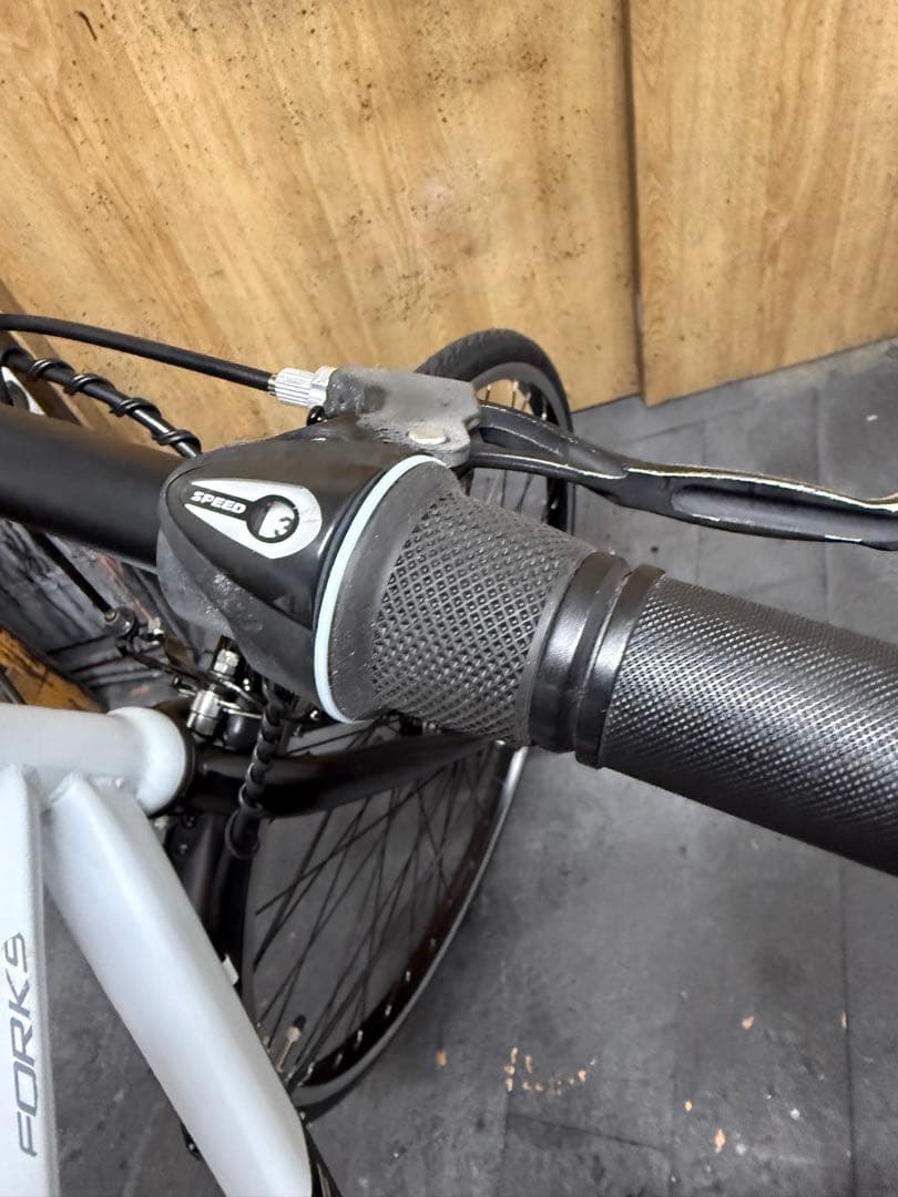中古車　クロスバイク　LEDオートライト　6段変速　700C　美品