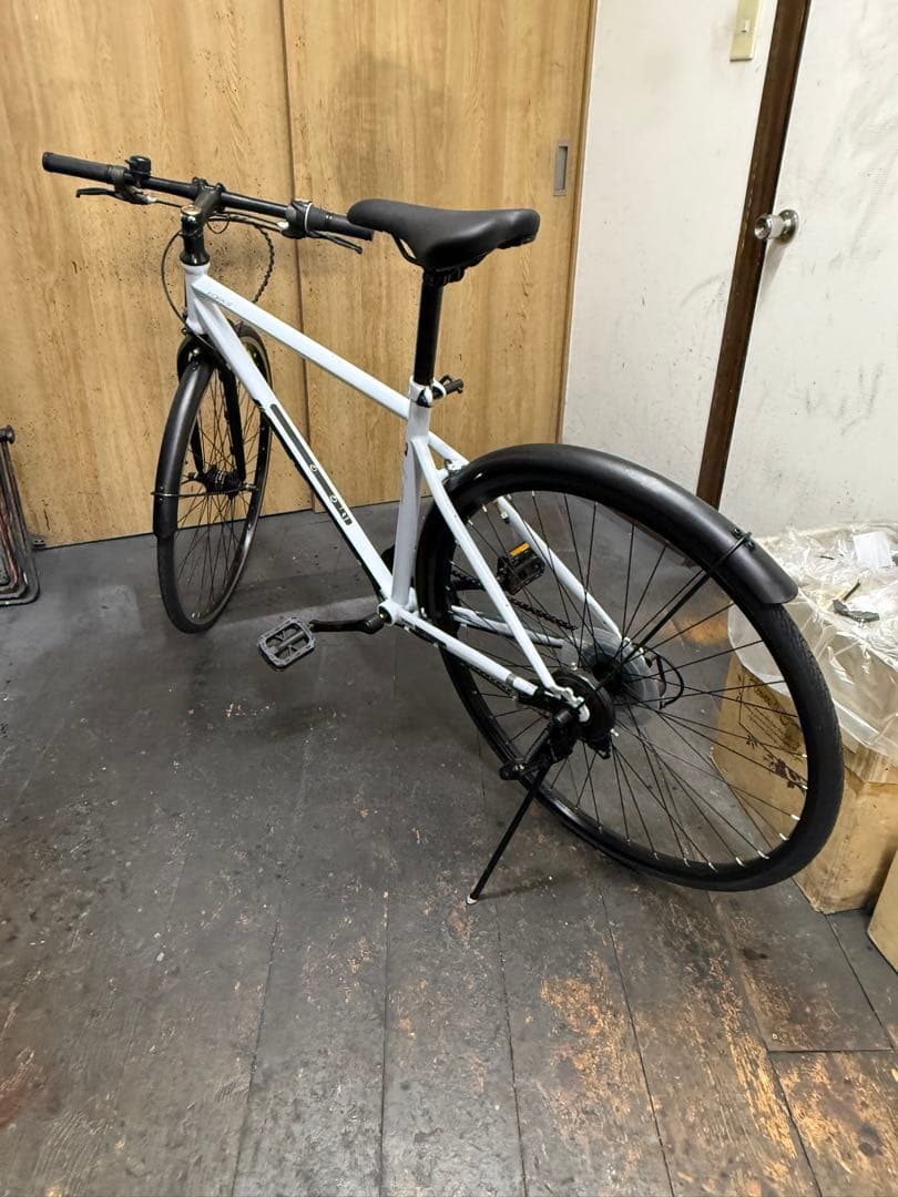 中古車　クロスバイク　LEDオートライト　6段変速　700C　美品