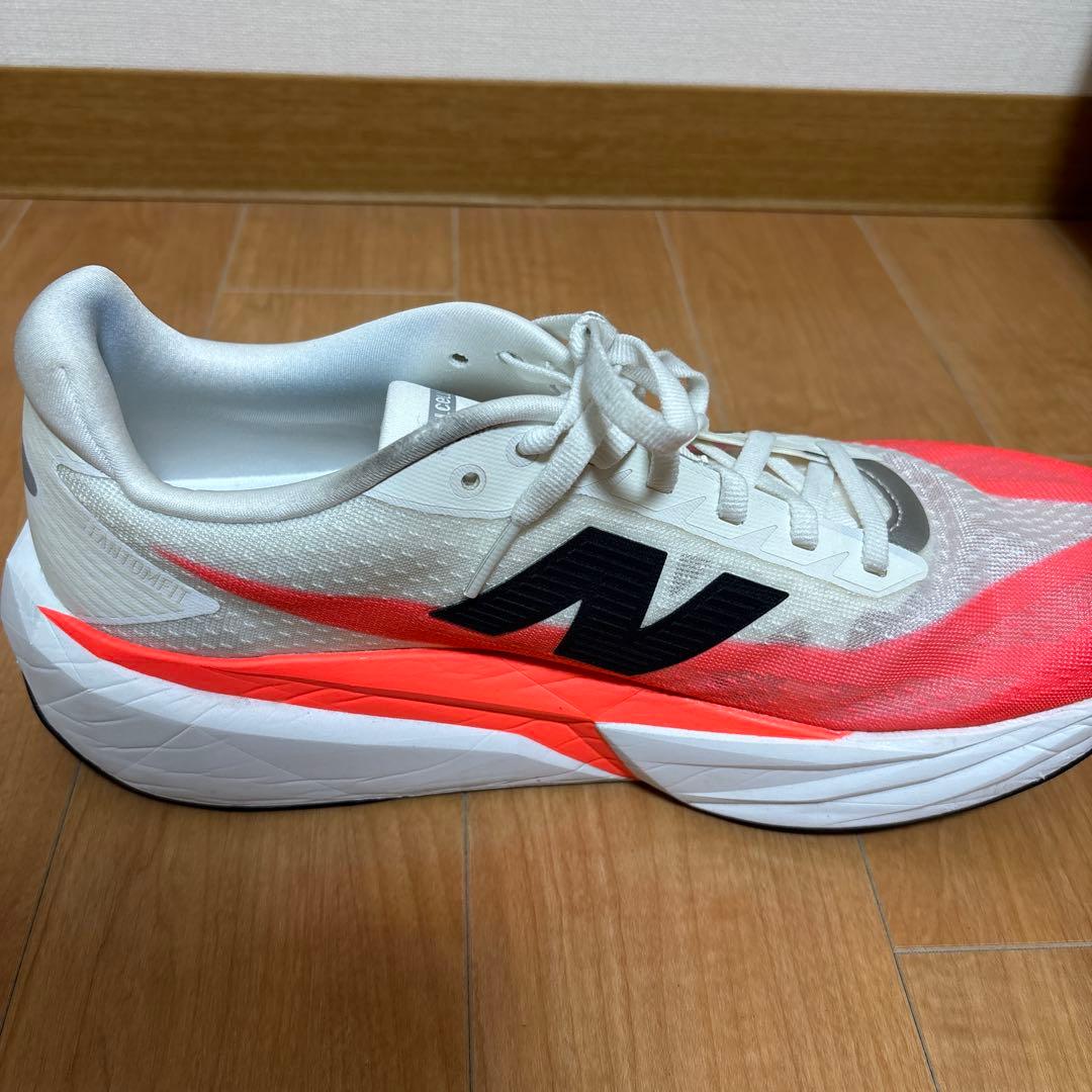 【限定値下げ】JP28 ニューバランス レベル FuelCell rebel