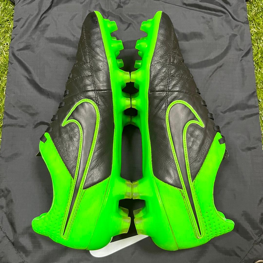 サッカースパイク ナイキ ティエンポ レジェンド Ⅴ FG
