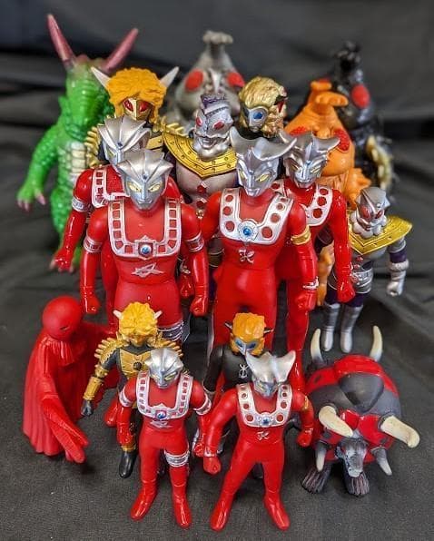 ウルトラマンレオ＆登場怪獣・宇宙人（バンダイ）ソフビフィギュア11体セット＋７