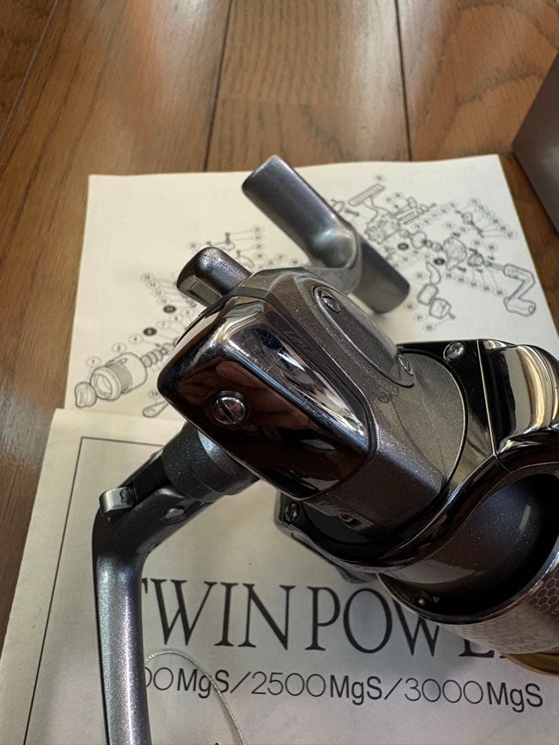 SHIMANO TWIN POWER 2500MgS スピニングリール