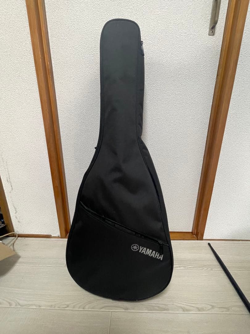 Yamahaエレクトリックアコースティックミニギター ギターケース付
