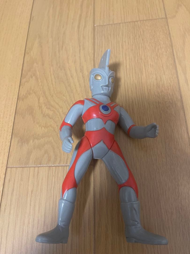 B-CLUB 復刻版怪獣シリーズ ソフビ　ウルトラマンエース