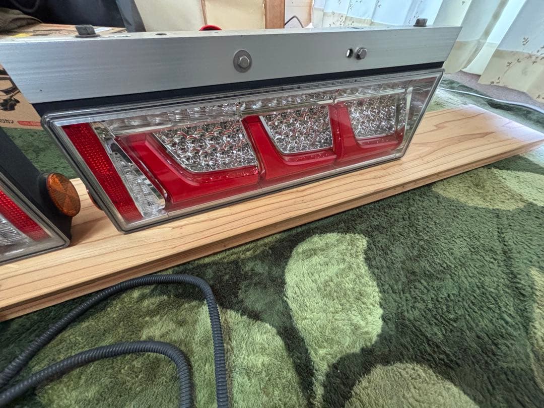 クオン　LEDテール　シーケンシャルなし　左右セット
