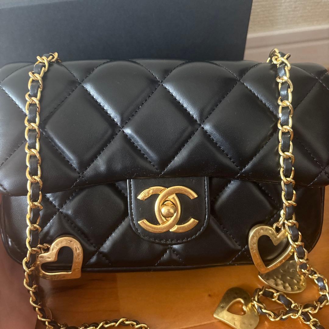 【新品】CHANEL キルティング ショルダーバッグ ハートチェーンノベルティ