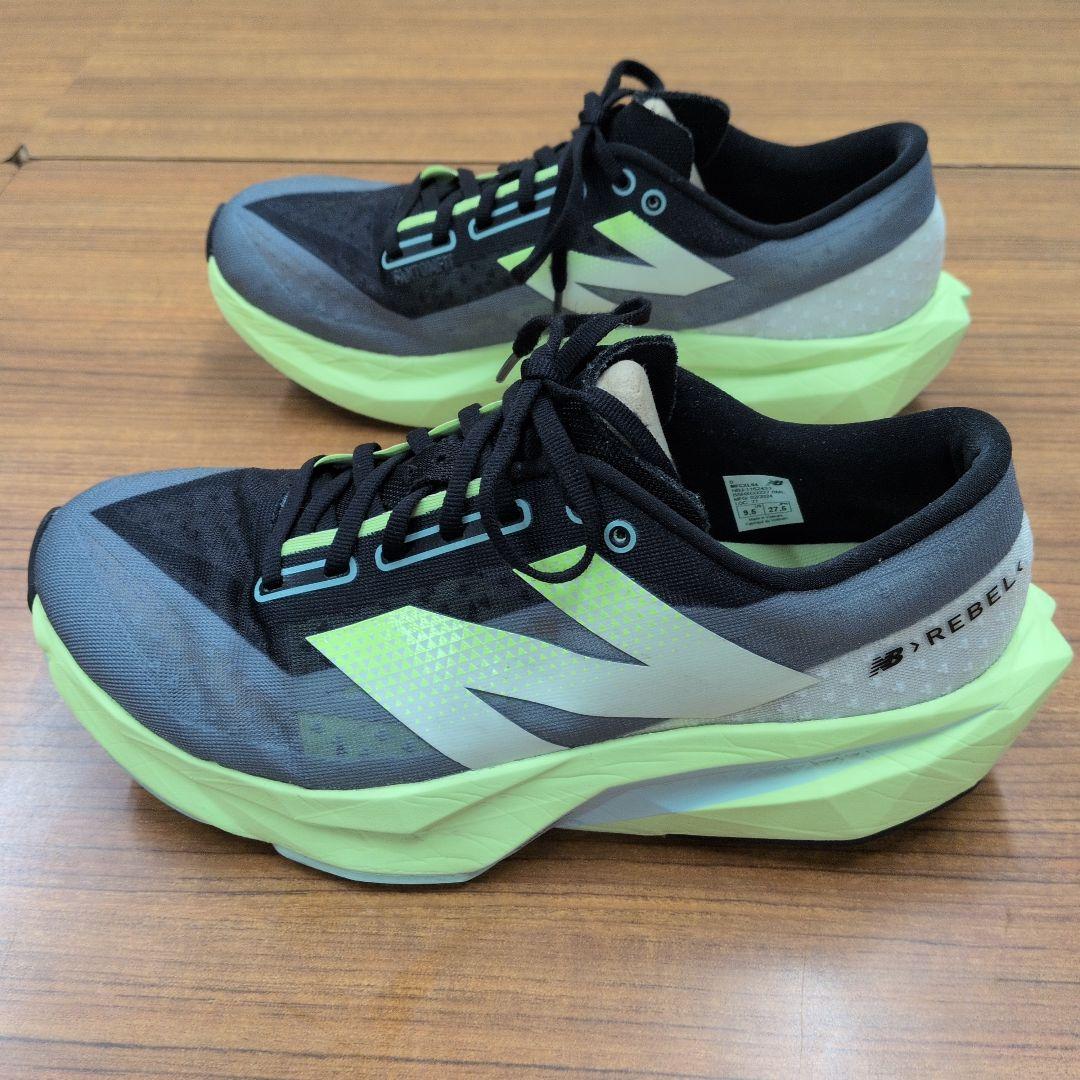 New Balance FuelCell Rebel v4ランニングシューズ