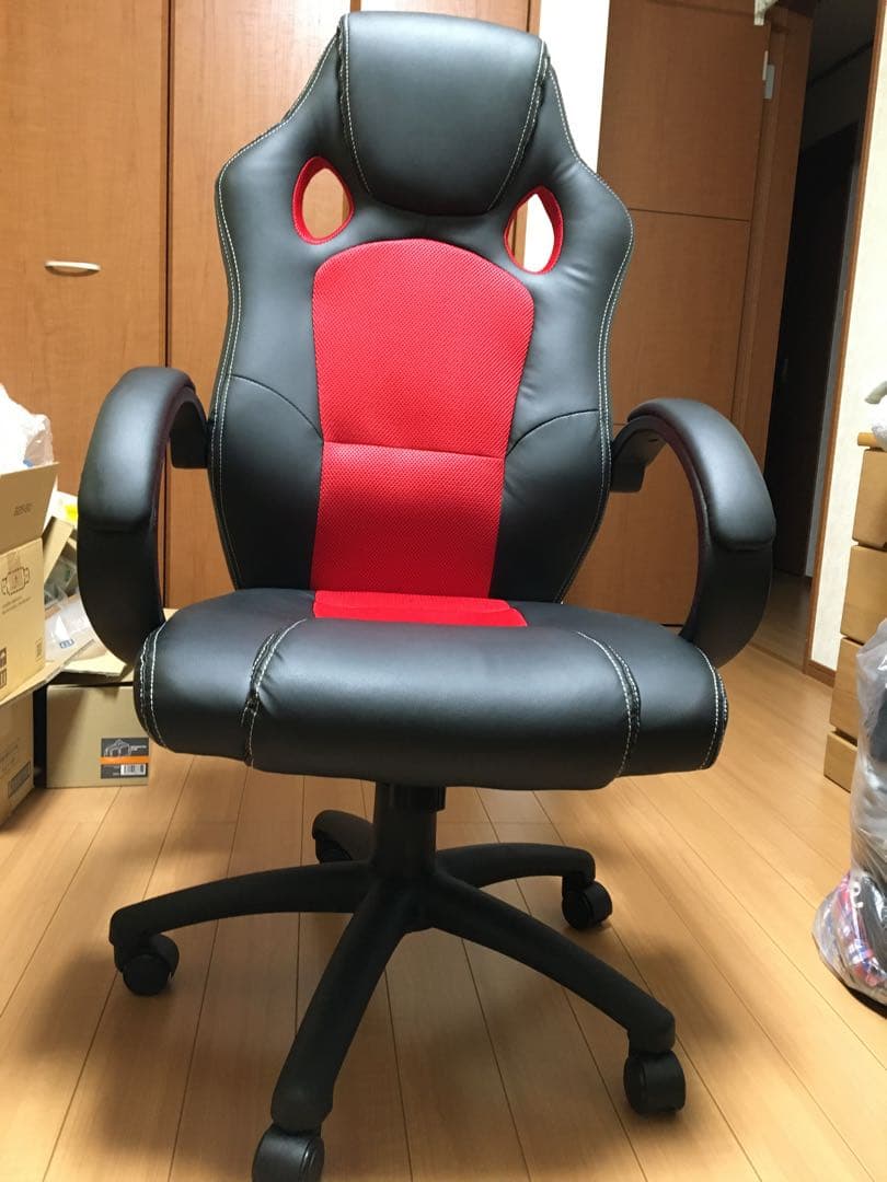 ほぼ新品パソコンゲーミングワークデスクチェア　２口発送の為、別途３００円購入必要