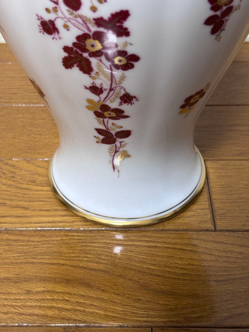 【大倉陶園】【美品】大花瓶　金彩と赤い花　35.5cm