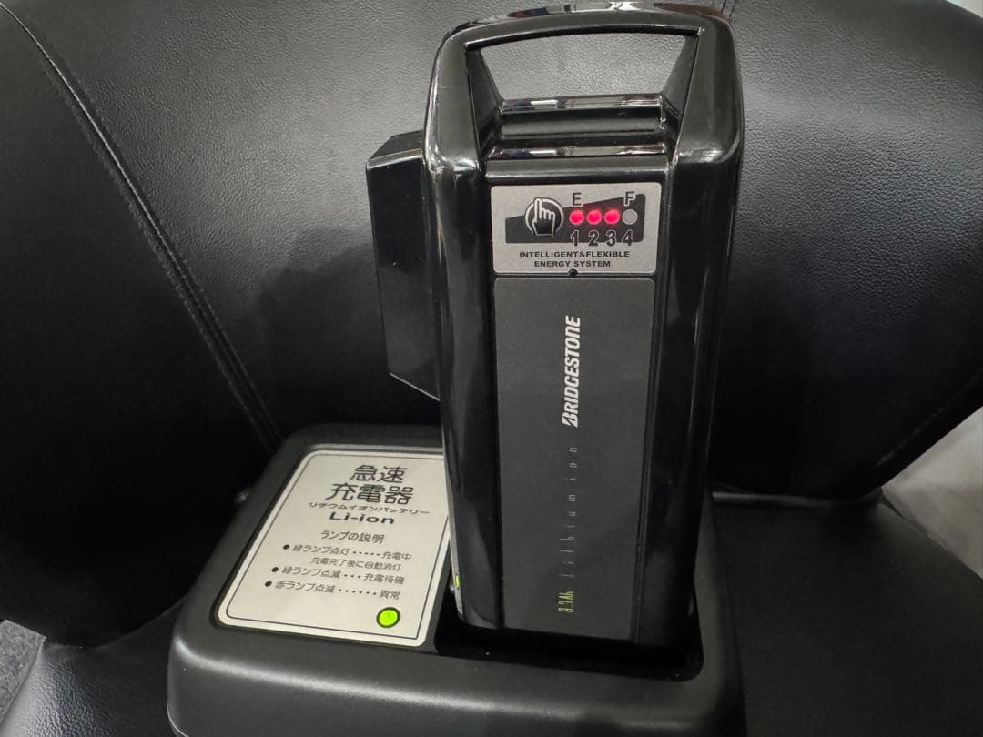 BRIDGESTONE リチウムイオンバッテリー 充電器