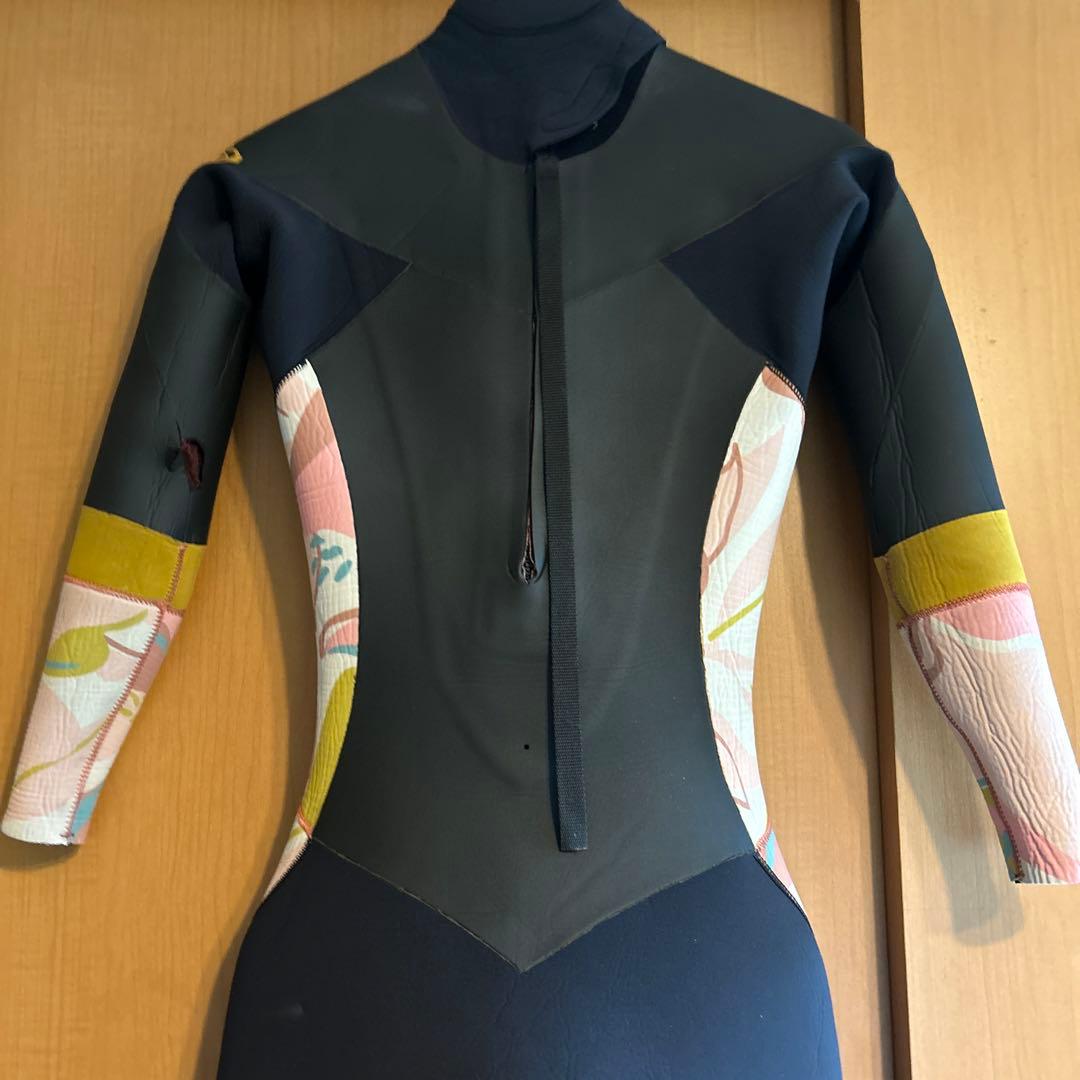 値下げしましたROXY セミドライ　フルウェットスーツ