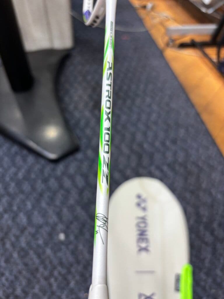 新品アストロクス100ZZ VA 4U5 ASTROX YONEX 正規品