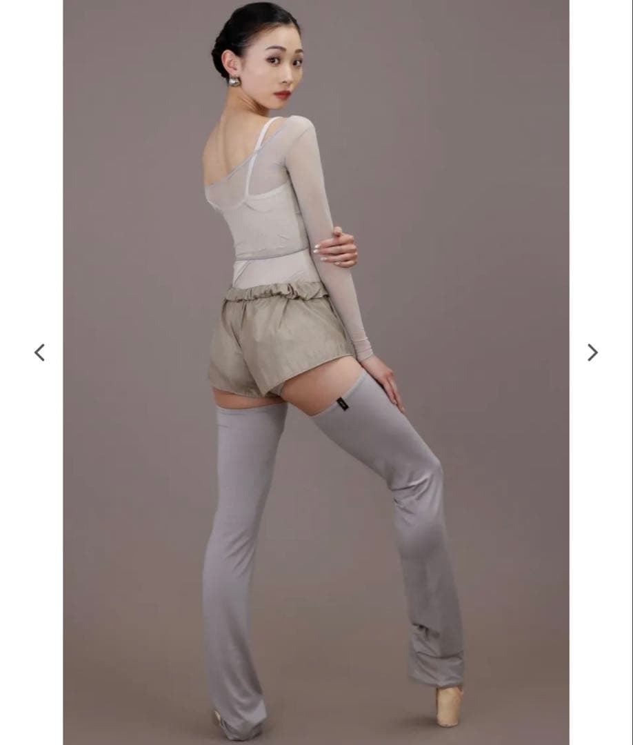 お得 新品 unoa ウノア ショートパンツ M ベージュ バレエ サウナパンツ