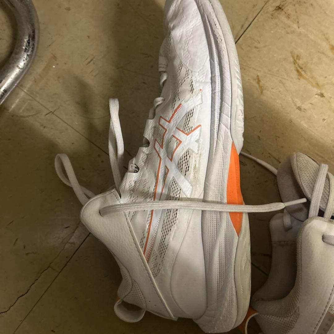 ASICS バスケットボールシューズ ホワイト/オレンジ