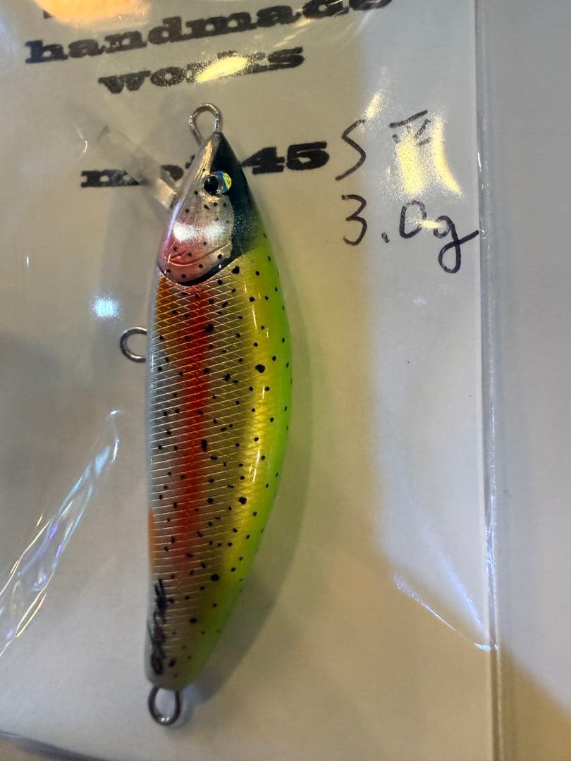 MOJO ハンドメイドワークス　ミノーバルサ　S平　3g 虹鱒カラー新品