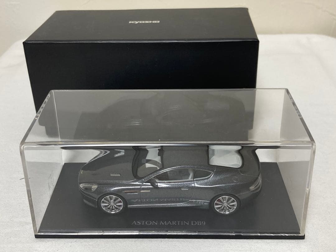 アストンマーティンDB9 メテオライトシルバー　京商製 1/43スケール