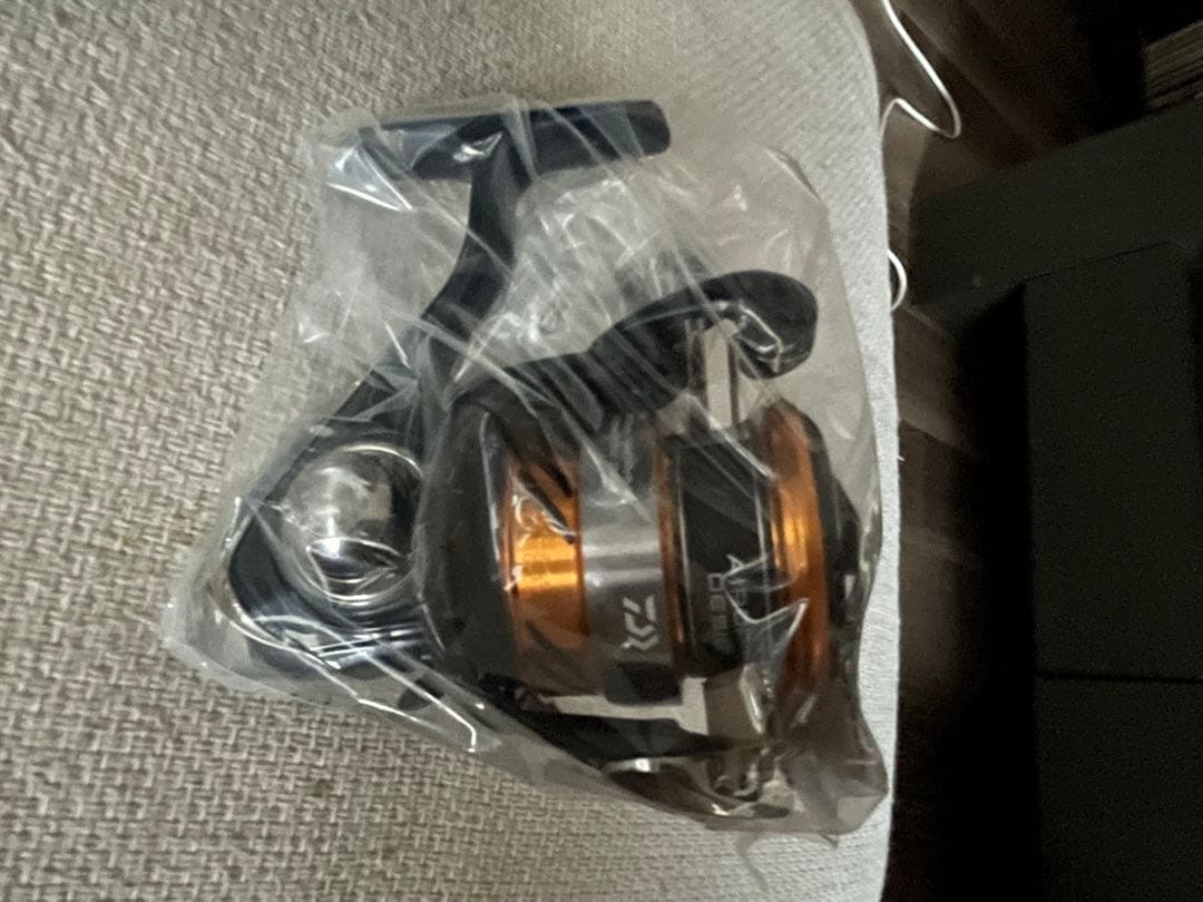 新品！未開封！Daiwa REVROS LT2500S-XH スピニングリール