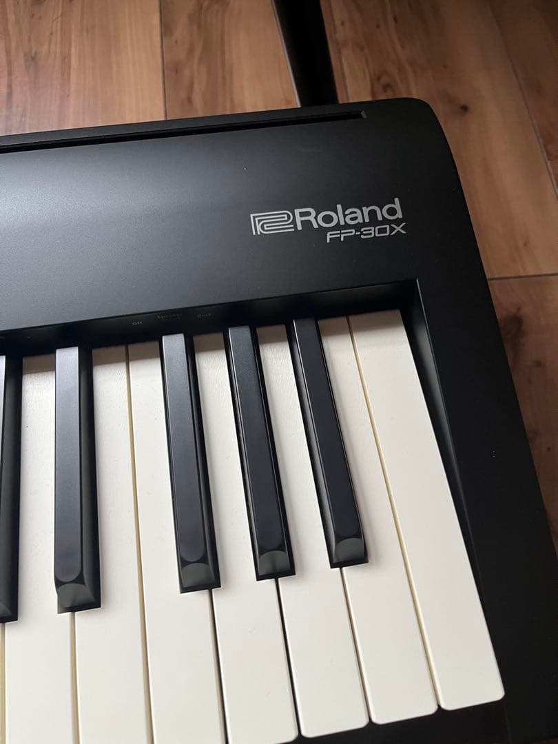 Roland FP-30X デジタルピアノ 黒 譜面台付　布カバー付