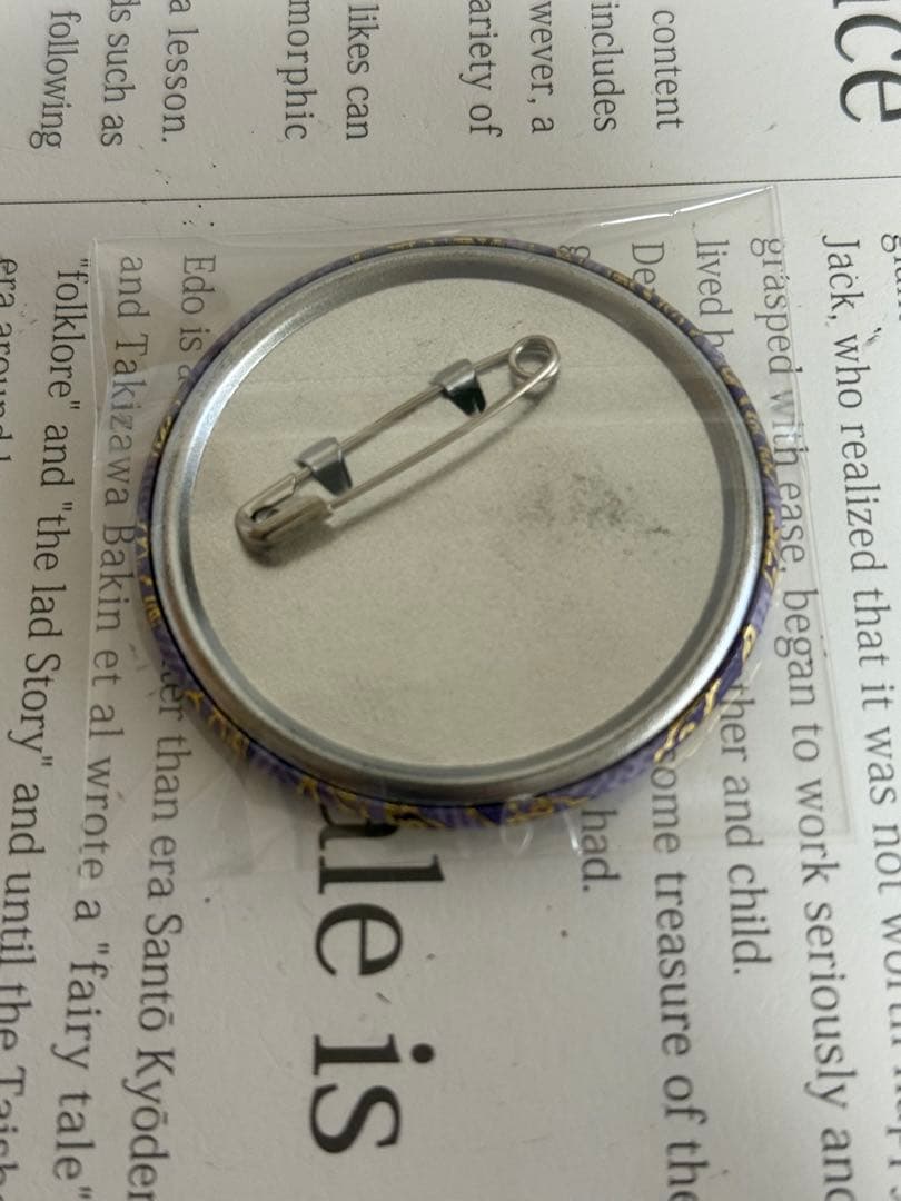 鬼滅の刃 胡蝶しのぶ　絵巻カフェ　立志編　終ノ巻　箔押し缶バッジ56mm