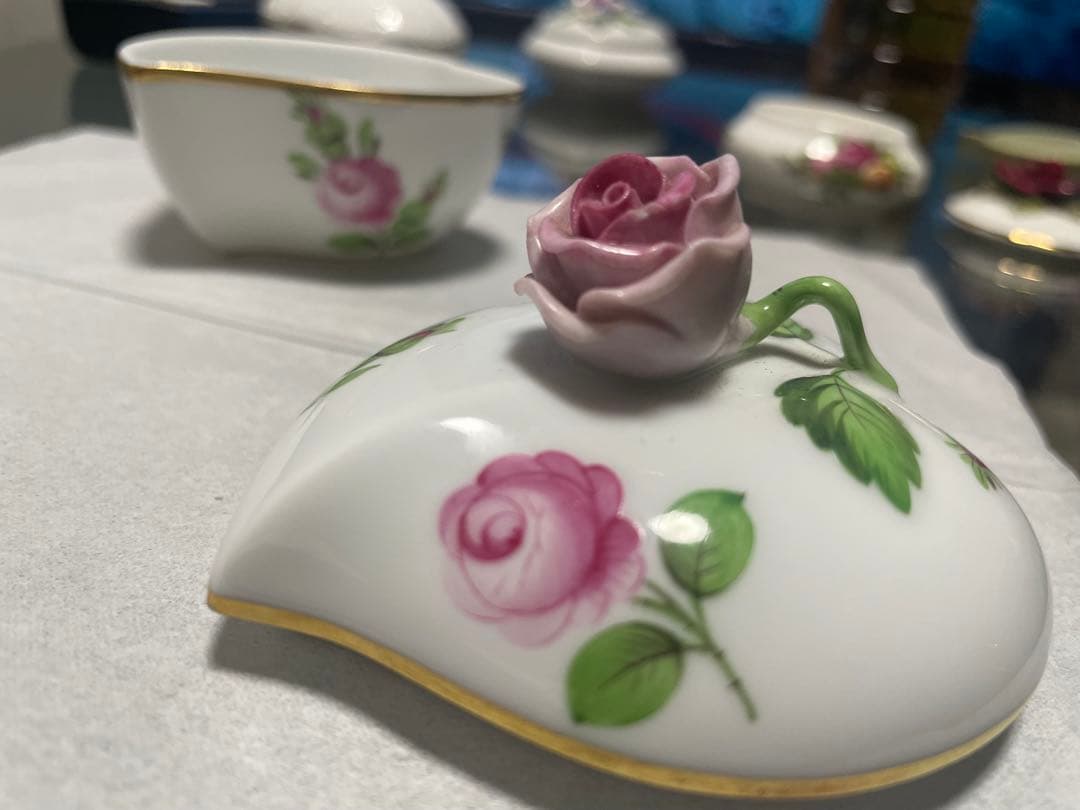 ヘレンド　薔薇バラ装飾小物入れ