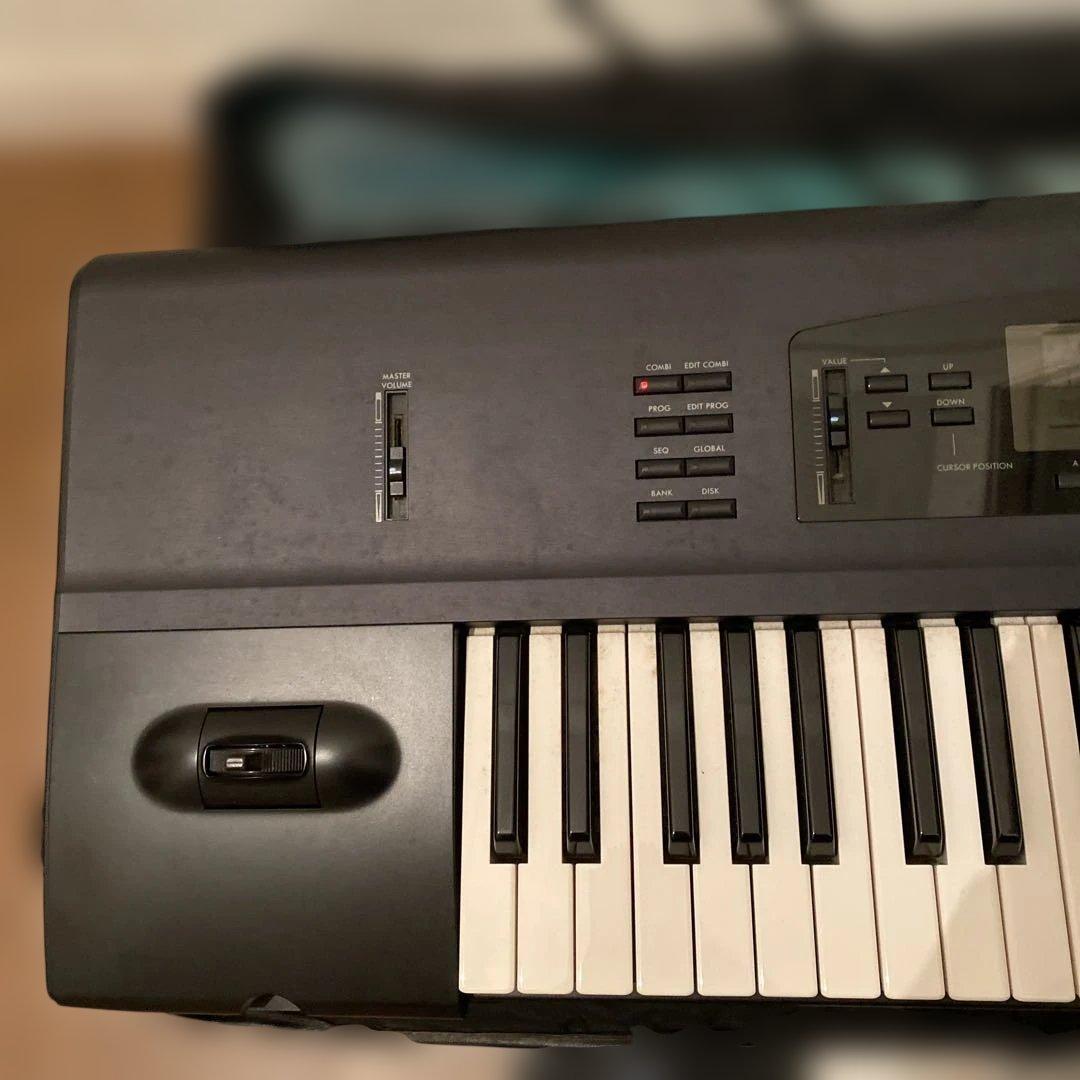 【送料無料】KORG シンセサイザー　01/W FD