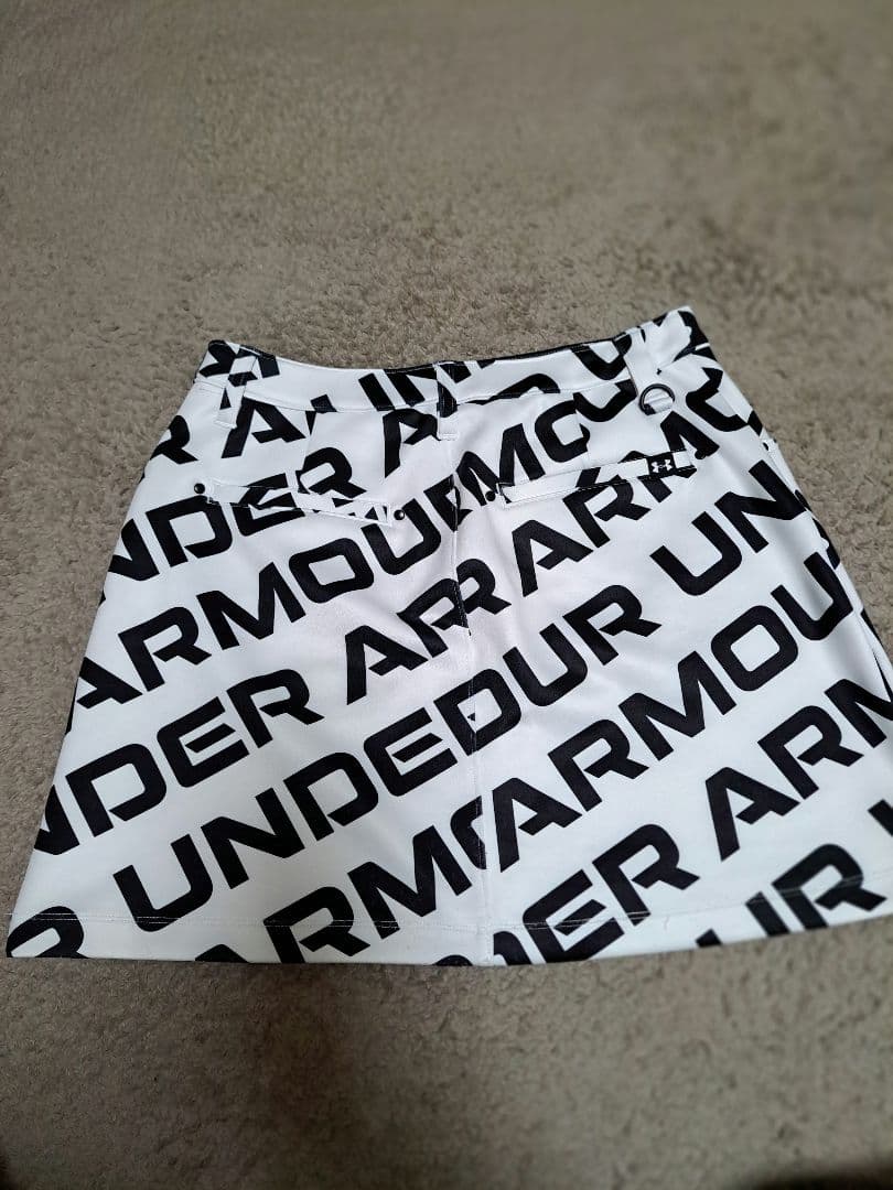 UNDER ARMOUR　スカート/XL